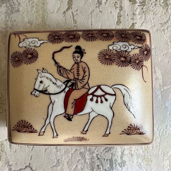 Japanese Porcelain Ware trinket box Warrior Horse - Picture 3 of 11